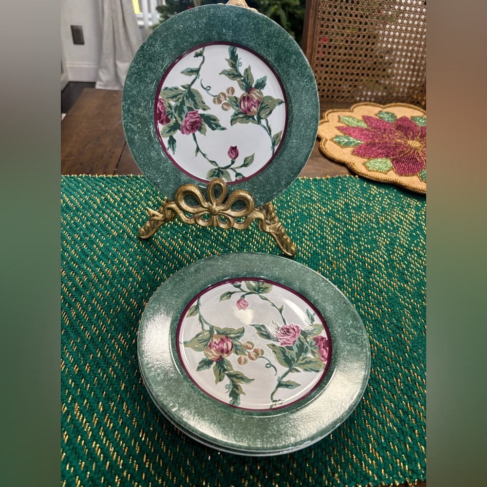 Four beautiful vintage Gloria Vanderbilt floral snack plates